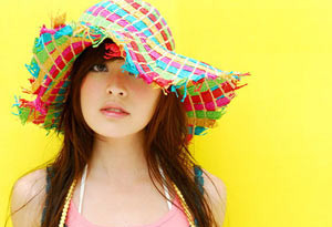 缤纷绚丽：今夏最受时尚MM喜爱的帽子