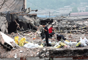 辽宁歌厅爆炸25死老板私藏炸药有2吨