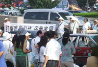 青岛居民持续抗议 对奥运强拆工程说不