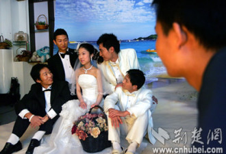 4名阳光男孩与癌症女同拍最美婚纱照