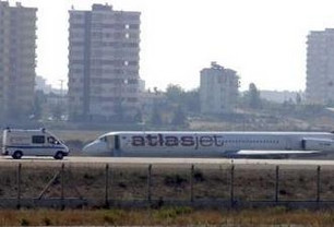 土耳其客机遭劫 人质获释劫机者投降