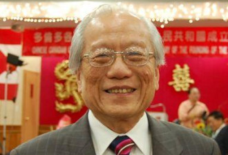 再瞧瞧多伦多国庆晚宴上的男性大侠们