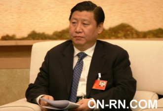 习近平出席上海团会议 记者挤爆大厅