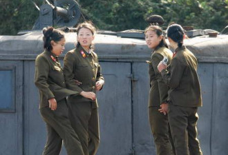难得一见：鸭绿江畔的朝鲜美女哨兵