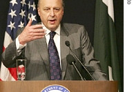 美国特使促巴基斯坦总统解除紧急状态