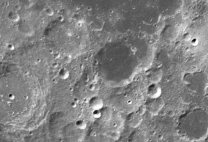 快讯：嫦娥一号传回首幅月面图像公布