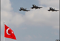 土耳其再次向伊拉克北部发动空袭行动