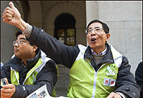 香港李柱铭绝食抗议双普选要求遭拒
