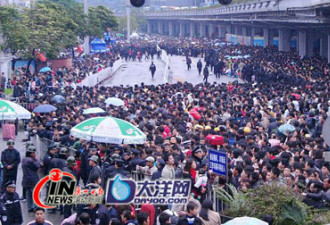 京广线瘫痪 10万旅客滞留广州火车站