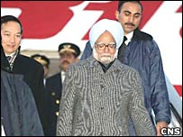 印度总理辛格抵达北京机场(中新社图片13/1/2008)