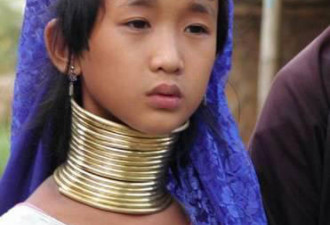 网友实拍：泰国长脖村落的女孩子们