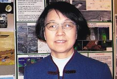 华裔博士王阿莲研究火星月球出六成果