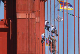藏独爬金门大桥挂“自由西藏”标语被捕