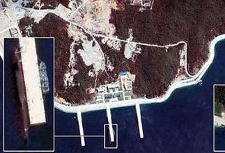 外媒称三亚建“航母基地” 清晰可见