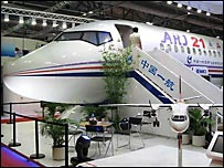 中国ARJ21客机实物模型(资料图片)