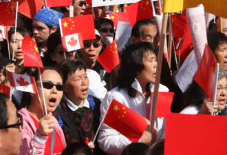 温哥华“反藏独 护奥运”游行精彩镜头