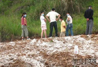 实拍：四川灾区最冰冷的墓地号码“108”