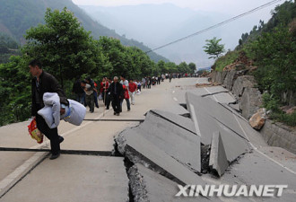 记者徒步进入北川县：抓拍到震撼场景