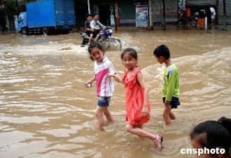 南方洪灾死亡失踪130人 损失已逾50亿