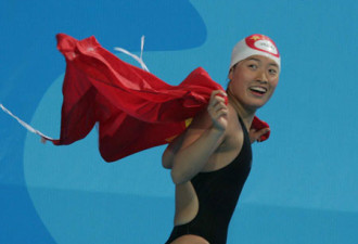 女性减肥：看罗雪娟游泳游得好身材