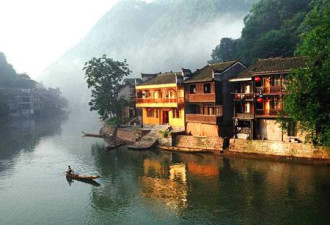 行家推荐：十个最值得一去的中国小镇