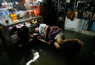 世界银行警告成真：潮汐吞噬印尼雅加达
