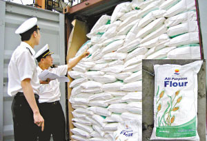 国际米价暴涨 中国各地走私粮食成风