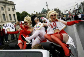 欧洲多个国家百万同性恋者举行游行
