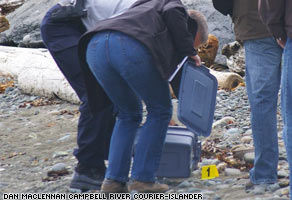 温哥华海滩发现6只断足：疑空难残肢