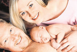 澳州女子奇迹受孕 生下“超时空宝宝”