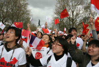 媒体拒中国声音 海外华人向欧洲说明中国