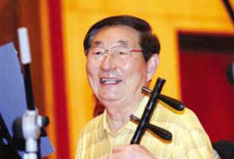 朱镕基退休后的生活：拉琴唱戏练书法