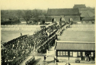 天安门广场的今昔对比 反应中国巨变