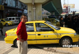 重庆出租车恢复运营 警方抓获不法分子