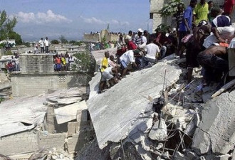 海地首都学校坍塌：50多人死124人伤
