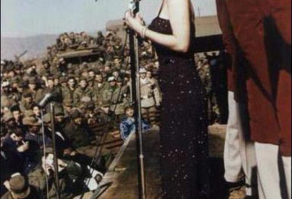 1954老照片：梦露在韩国劳军真实记录