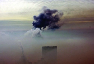 实拍:哈尔滨烟雾围城5日 能见度仅50米