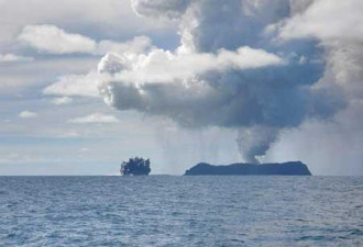 南太平洋海底火山大爆发 景象颇为壮观