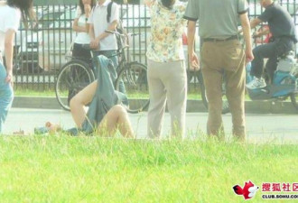 实拍：北京四环少女裸奔事件 边跑边脱