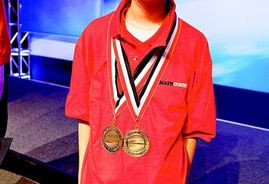 全美数学竞赛 华裔少年申长元夺冠军