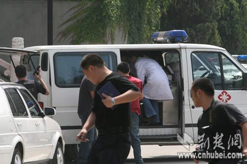 武汉大学内男子持枪劫持人质被击毙