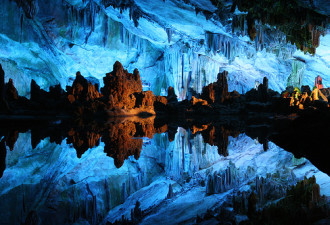 全球十大最美山洞：冰与火的鬼斧神工