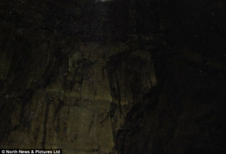 摄影师拍下英国巨型洞穴 内藏最大瀑布