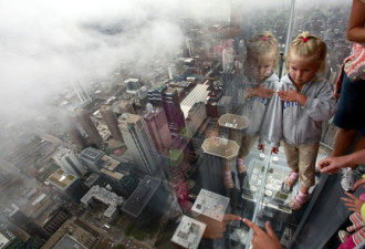 芝加哥百层高楼“全景玻璃阳台”触云端
