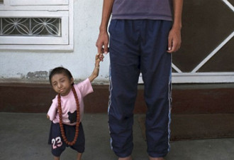 尼泊尔男孩近18岁 将获世界第一小人头衔