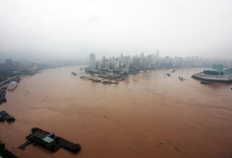 触目惊心:重庆被洪水围城 朝天门被淹