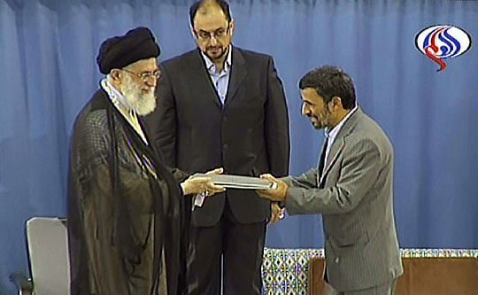 伊朗最高领导人正式宣布内贾德连任成功