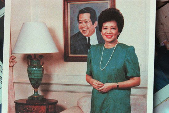 菲律宾前总统阿基诺夫人去世(组图)