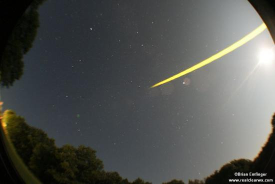 组图：英仙座流星雨光临地球(2)