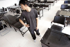 重庆一大学仅招到8名学生 开课8天破产